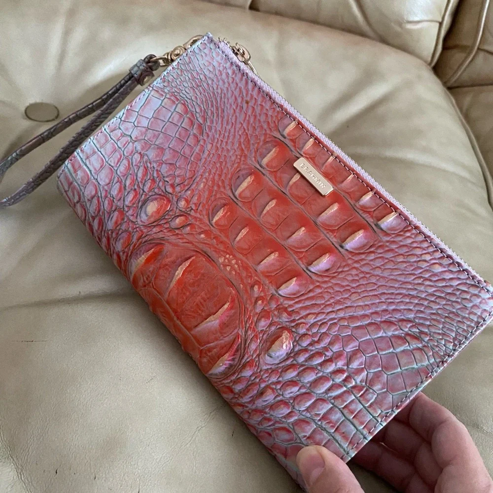 NWOT Brahmin Daisy Wristlet Flirty Ombre Melbourne Wallet Clutch